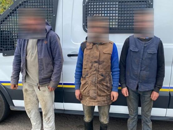 Ukraynada 60 yaşlı qadın üç kişini köləlikdə saxlayıb