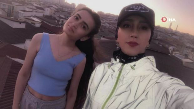 Türkiyədə FACİƏ: Sosial şəbəkə üçün video çəkən qız 50 metr yüksəklikdən yerə çırpıldı - ANBAAN VİDEO