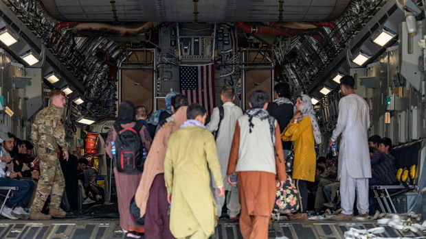 ABŞ 24 saata Kabildən 10 mindən çox insanı təxliyyə etdi