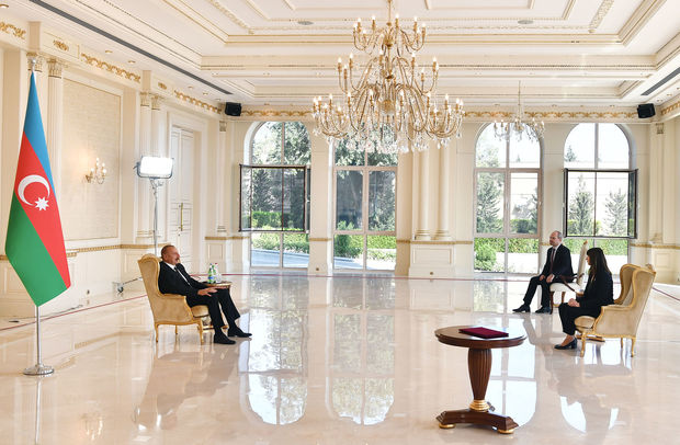 İlham Əliyev BMT-nin Azərbaycanda yeni təyin olunmuş rezident əlaqələndiricisini qəbul edib - YENİLƏNİB + FOTO