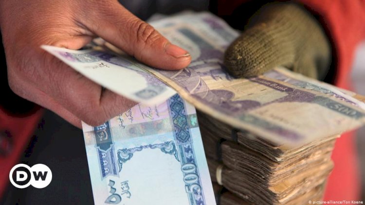 “Taliban“dan yeni qadağa: “Əfqanıstandan dollar çıxarmaq olmaz“