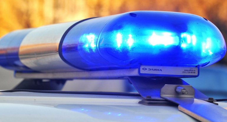 Səfirliyin qarşısında polisləri güllələdilər