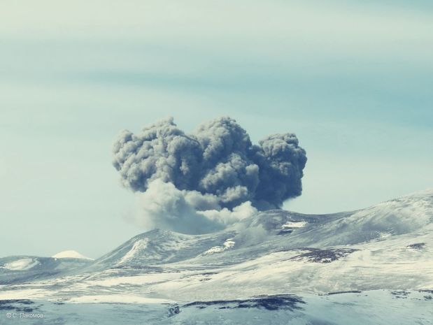 Ebeko vulkanının külü dörd kilometr yüksəkliyə çatıb - VİDEO