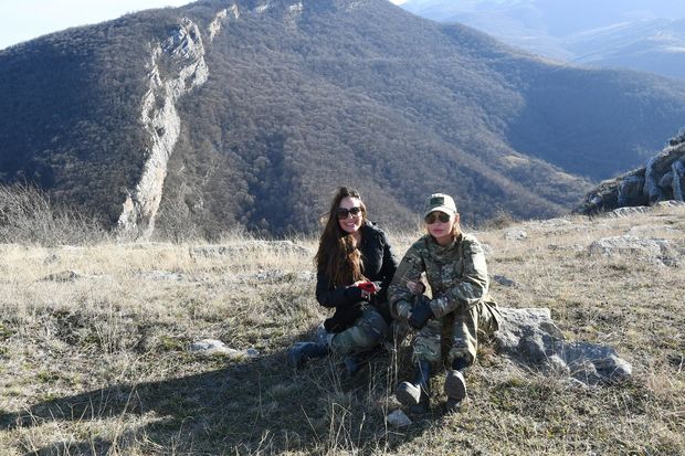 Лейла Алиева поздравила Мехрибан Алиеву с днем рождения - ВИДЕО