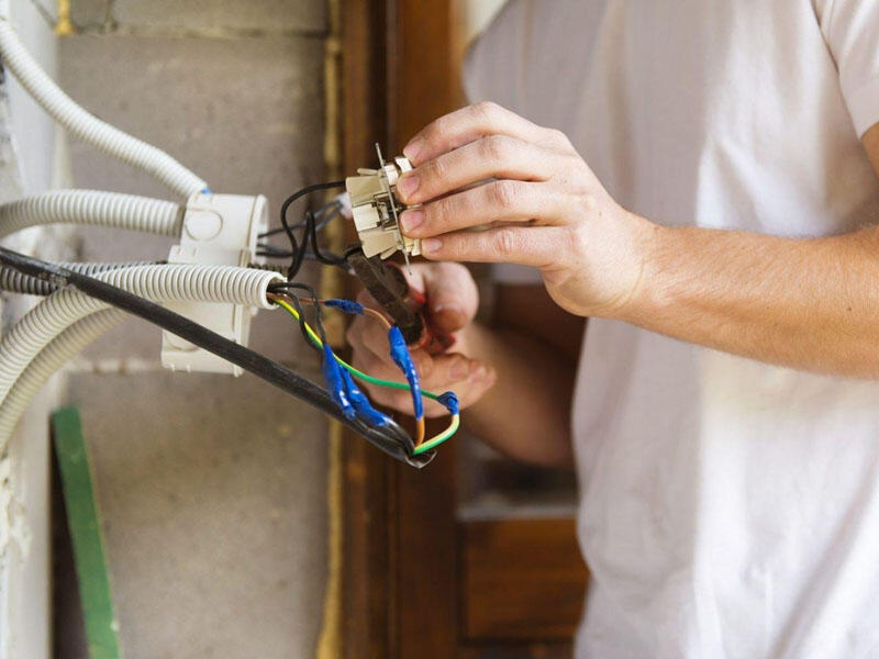 Bakıda şirkət əməkdaşı iş yerində öldü