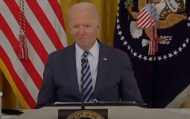 Bayden danışarkən mikrofonu söndürüldü - Video