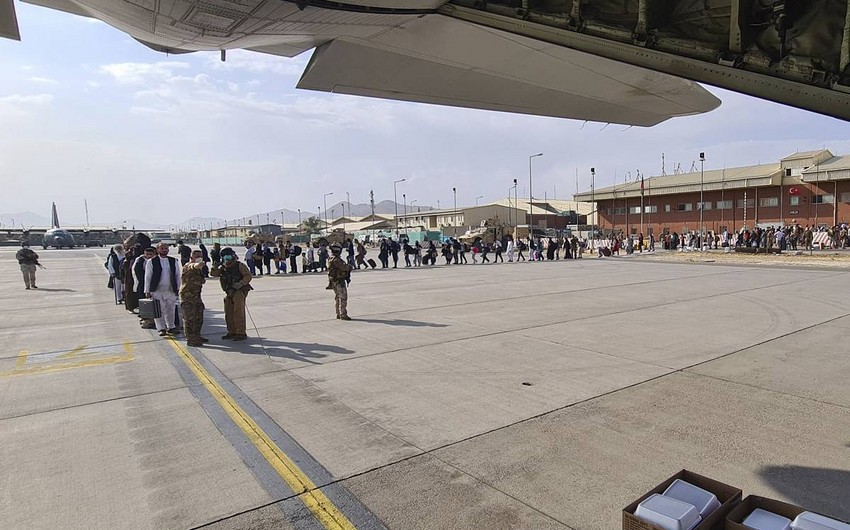 İtaliyaya məxsus təyyarə Kabildə atəşə tutulub