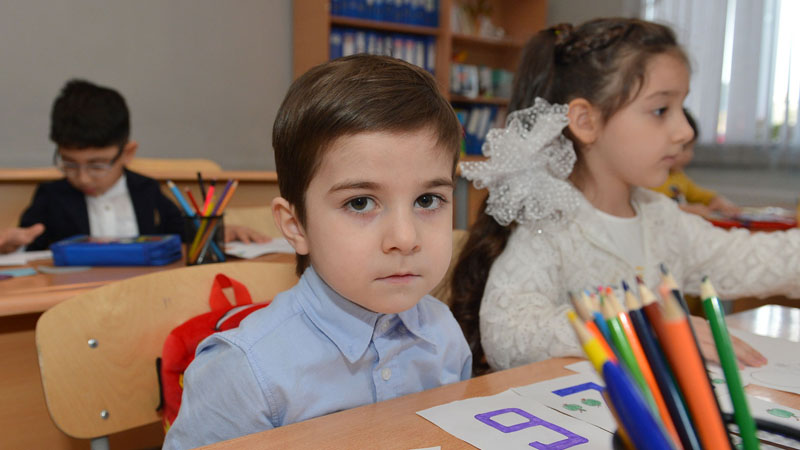 Yeni tədris ili başlayır: Məktəblərdə yeni qaydalar necə olacaq? (VİDEO)