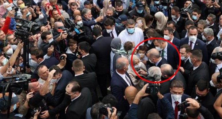 Ərdoğan coşquyla qarşılandı - Məkan Türkiyə deyil... (FOTOLAR)