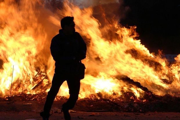 Rusiyada spirtli içki verilmədi deyə kişi üç nəfəri öldürüb yandırdı