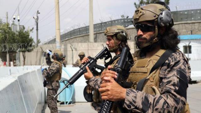 “Taliban”ın nəzarətinə keçən Kabil hava limanı - Fotolar