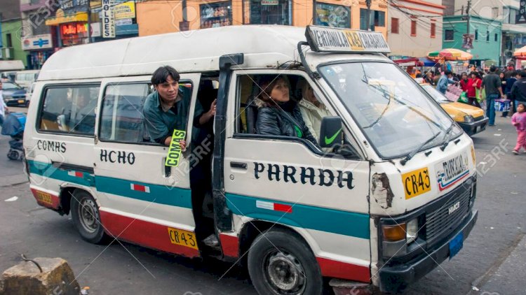 Avtobus uçuruma yuvarlandı