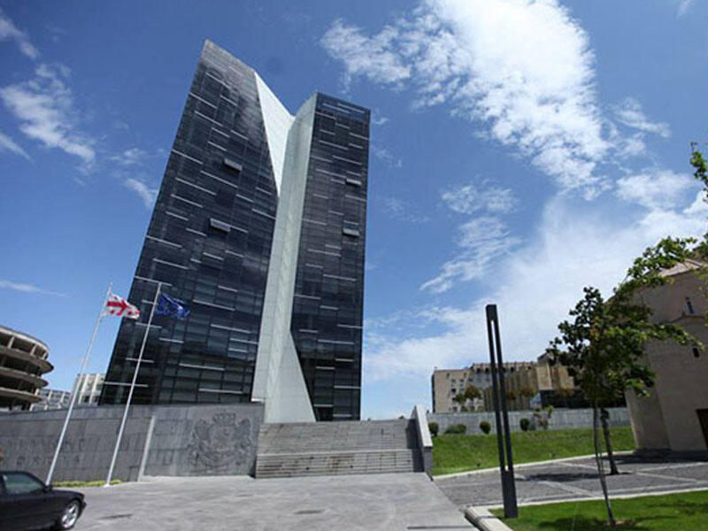 Gürcüstanda tam vaksinasiya olunanlar pulsuz xidmətlərdən yararlanacaq