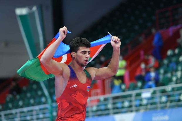 Güləşçilərimizdən MDB oyunlarında uğur start: Üç qızıl, bir gümüş və iki bürünc medal - FOTO