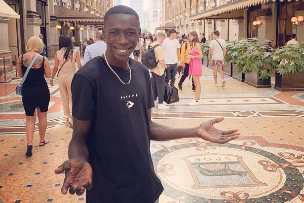 Pantomim gülüş ustasının “Tik-Tok”dakı inanılmaz uğuru – VİDEO