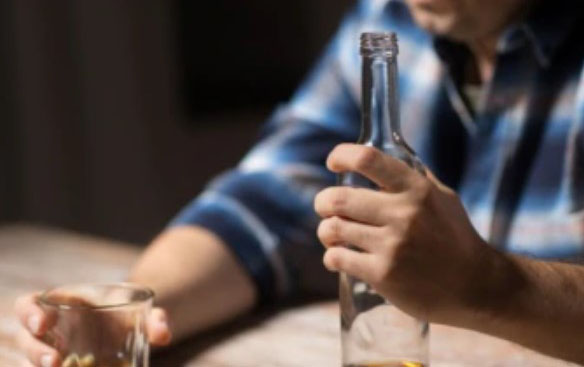 Sərxoş vəziyyətdə videosunu çəkib, 24 500 manatını aldılar