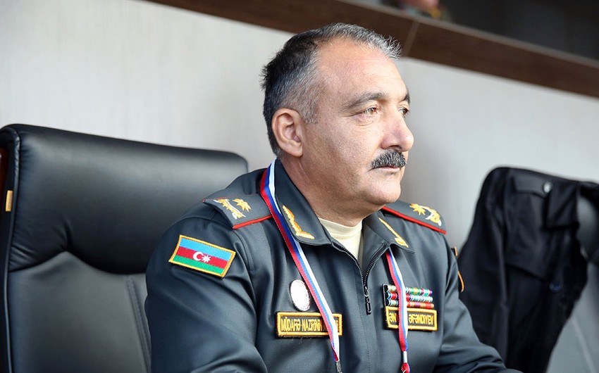 Quru Qoşunları komandanı Moskvada “Tank biatlonu” müsabiqəsinin final mərhələsini izləyir