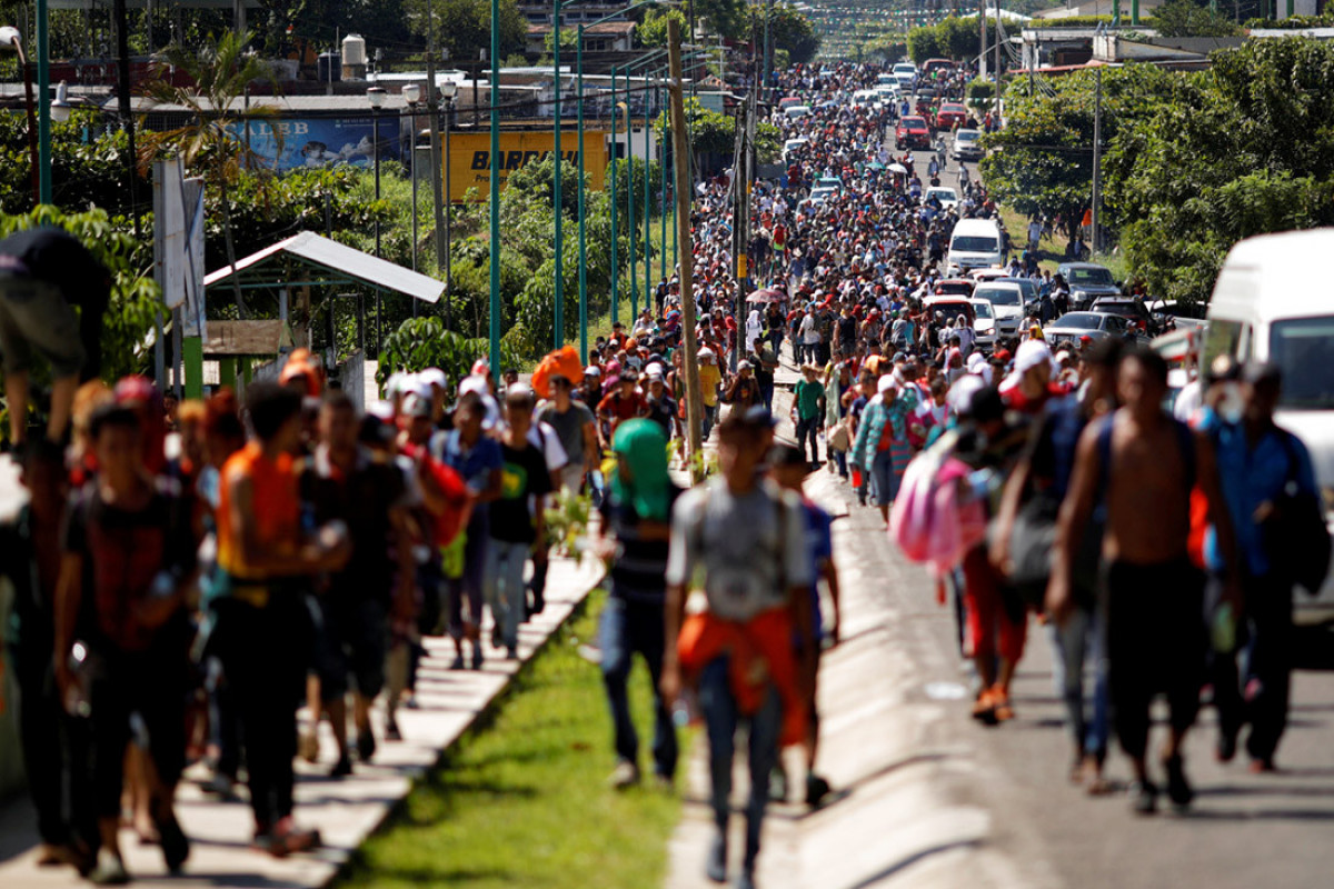 Təxminən 300 miqrant Meksikanın cənubundan ABŞ sərhədinə doğru yola düşüb