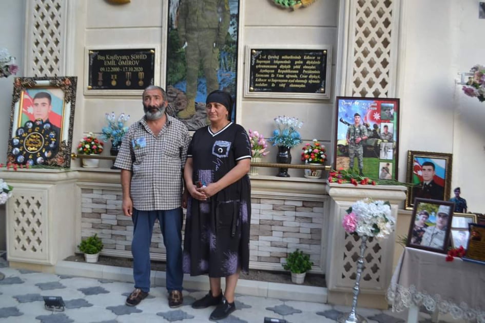 20 yaşlı Mingəçevir Şəhidi Emil Əmirovun xatirə lövhəsinin açılış mərasimi olub - FOTOLAR 