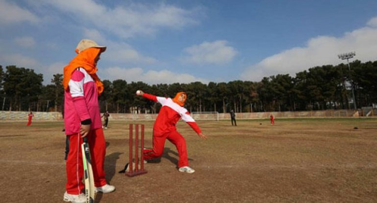 “Taliban” qadınlara idmanı qadağan etdi