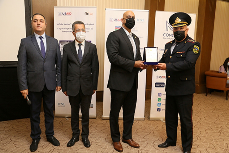 Vətəndaş müraciətlərinə baxılmasında fəal olan 13 qurum təltif edildi - FOTO