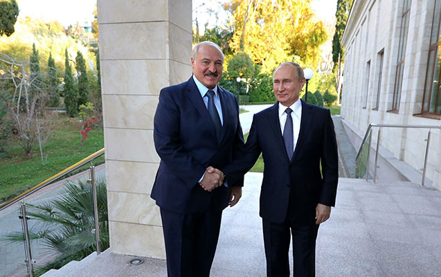 Putinlə Lukaşenkonun görüşü başladı