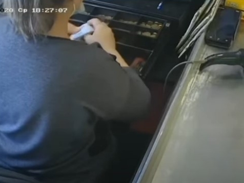 “Yarım milyonluq yeyintinin videosunu vermişik, prokuror müavini işi rədd edir”