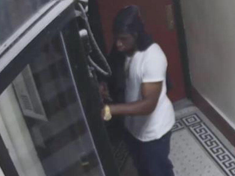 28 yaşlı gənc 70 yaşlı qadına təcavüz etdi - Həmin anlar mənzilin təhlükəsizlik kamerasına düşdü - FOTOlar