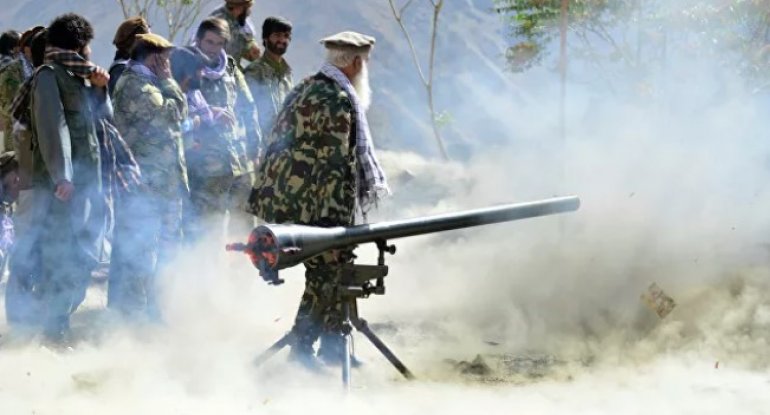 Taliban Pəncşirdə silah və texnikası olan böyük bir anbarı ələ keçirdi