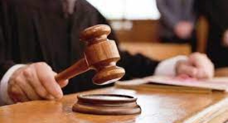 Keçmiş arvadını öldürmək istəyən şəxs hakim qarşısında