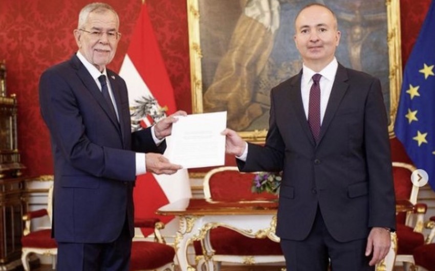 Azərbaycan səfiri etimadnaməsini Avstriya prezidentinə təqdim edib