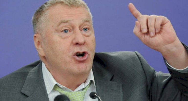 Jirinovski canlı yayımda şok yaşadı: efirdə rəzil oldu - VİDEO