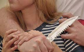 Kürdəmirdə qardaş bacısını qətlə yetirib