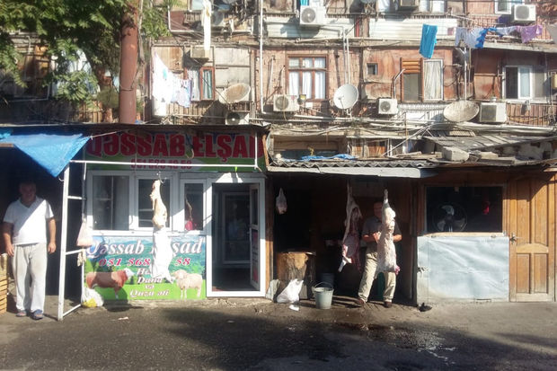 Bakının iki rayonunda qanunsuz qəssabxanalar aşkarlandı - FOTO