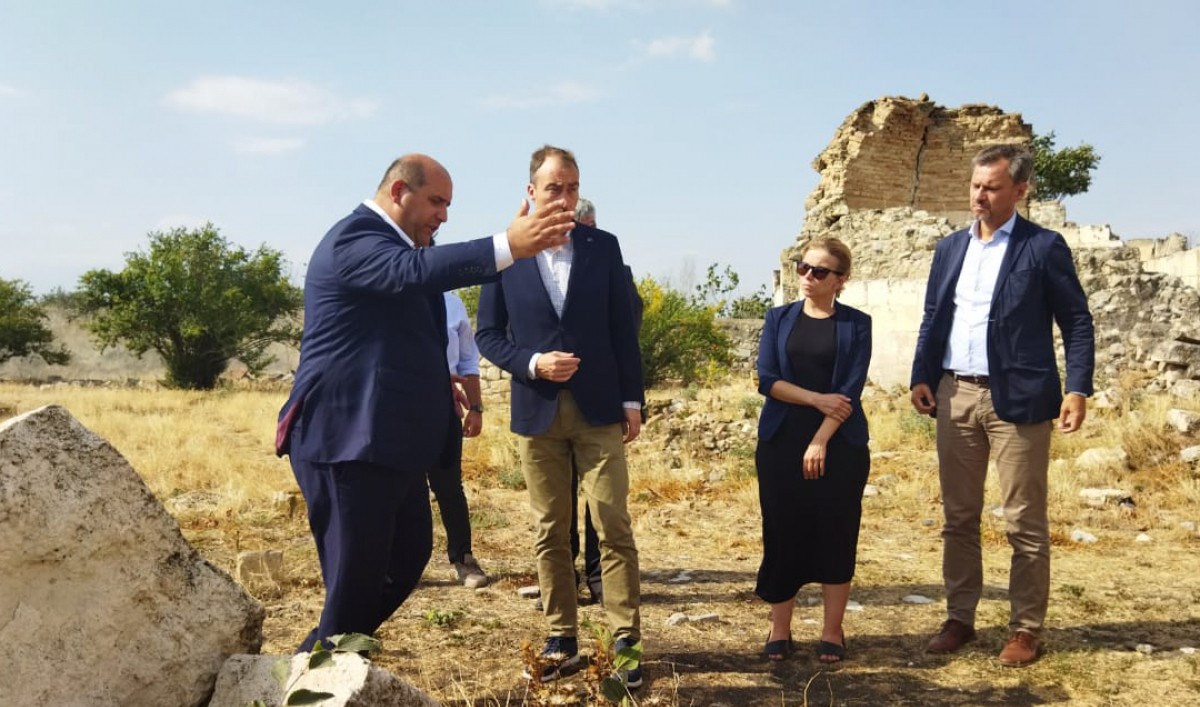 Azərbaycan Prezidentinin xüsusi nümayəndəsi: “Aİ-nin xüsusi nümayəndəsi erməni vandalizminin şahidi oldu”