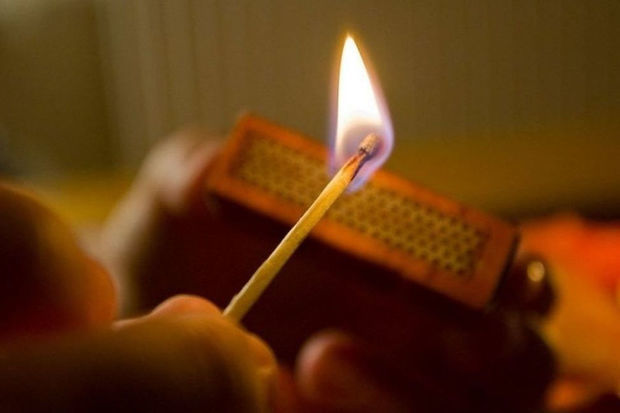 Житель Баку поджег квартиру родителей жены, пожилые люди получили ожоги