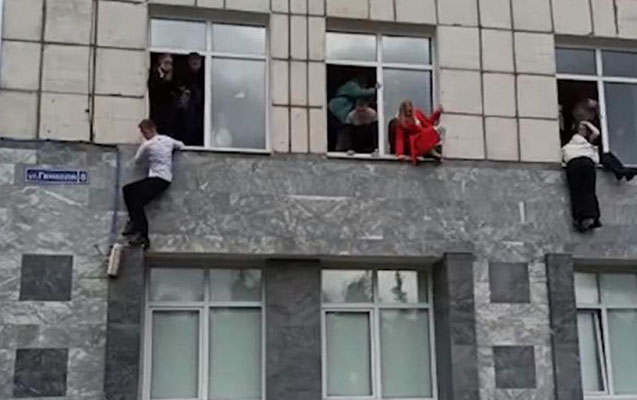 Rusiya universitetində atışma, tələbələr özlərini yerə atdı - Video + Yenilənir