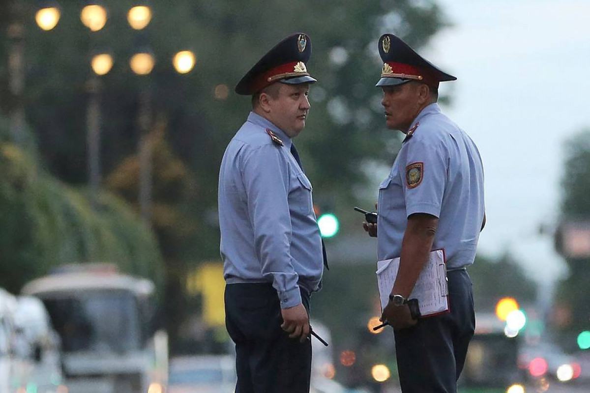Almatı sakini məhkəmə icraçılarına və polislərə atəş açıb, 5 nəfər ölüb