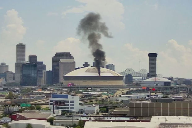 ABŞ-ın ən nəhəng stadionlarından birində yanğın baş verib – VİDEO