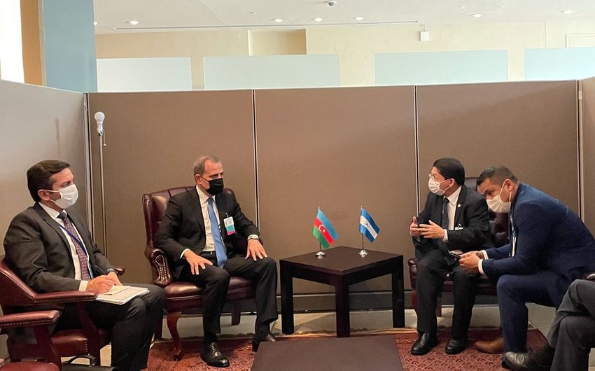 Azərbaycanın XİN başçısı daha 3 ölkədən olan həmkarları ilə görüşüb