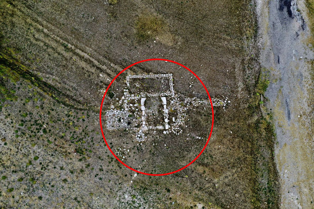 Quraqlıq 64 il əvvəl yoxa çıxan şəhəri üzə çıxardı - FOTO