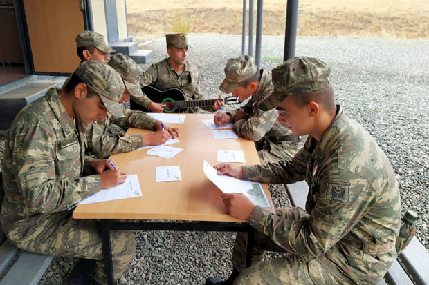 Şəhidlərimizin tanıdılması məqsədilə hərbi hissələrdə tədbirlər keçirilir - FOTO