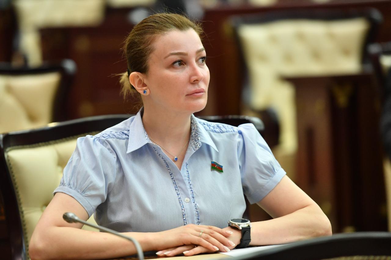 FEMİNİZM VƏ ABU DEPUTATLARI... – Elşad Abdullayevin daha bir “kadrı” diqqət mərkəzinə düşüb