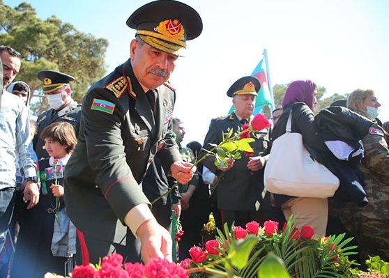 Zakir Həsənov II Fəxri xiyabanda - Fotolar