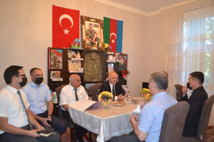 Mingəçevirin icra başçısı şəhid ailələrini ziyarət edib