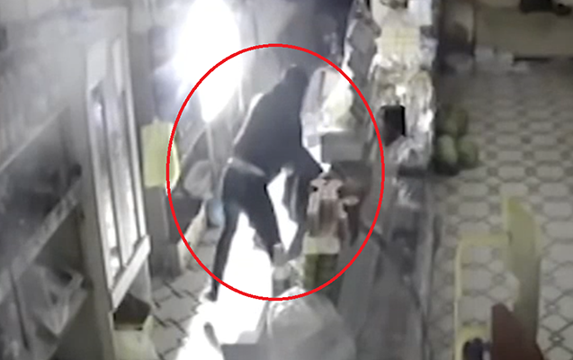 Marketə oğurluğa girdi, sahibi ilə qarşılaşdı - Əlbəyaxa davanın videosu