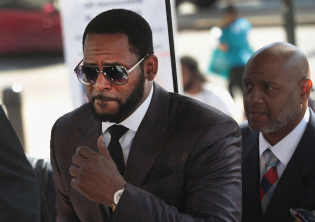 Американского певца R.Kelly признали виновным в торговле людьми