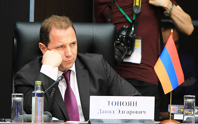 Tonoyan 5 milyonluq yararsız raketlərin alışına görə saxlanılıb