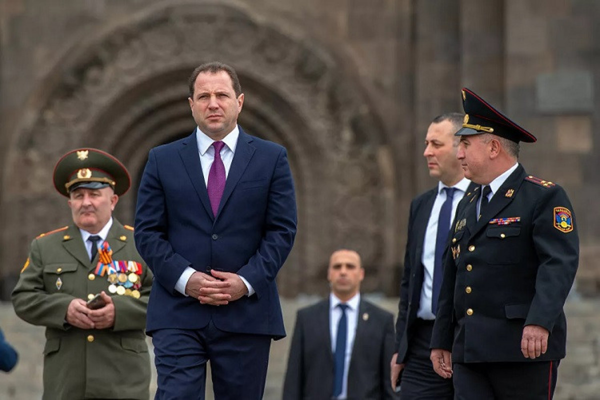 Ermənistanın keçmiş müdafiə naziri həbs olunub