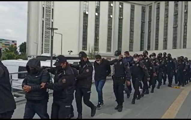 Azərbaycanlı qadın İstanbulda bir çanta saxta pulla tutuldu